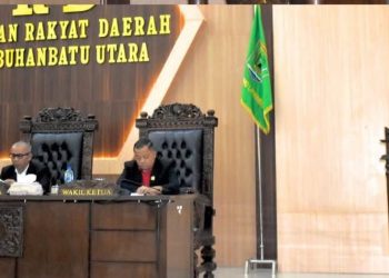 Bupati Labura, Hendri Yanto Sitorus, menyampaikan terima kasih kepada pimpinan dan anggota fraksi. 