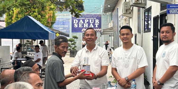 Lapas Labuhan Ruku Bagikan Susu dan Perlengkapan Mandi