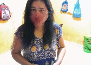 Desi yang menjadi korban penganiayaan tersangka pelaku pencurian di rumahnya.