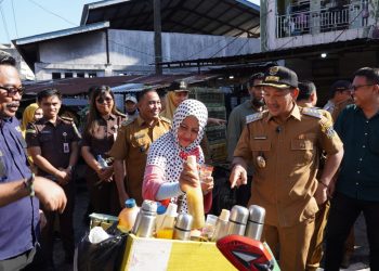 Tinjau Pasar Inpres, Walikota Tebing Tinggi Tegaskan Tidak Ada Relokasi Pedagang 