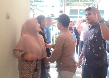 Dilarang Masuk Ruang Sidang Kasus Pembunuhan Anaknya, Keluarga Korban Protes