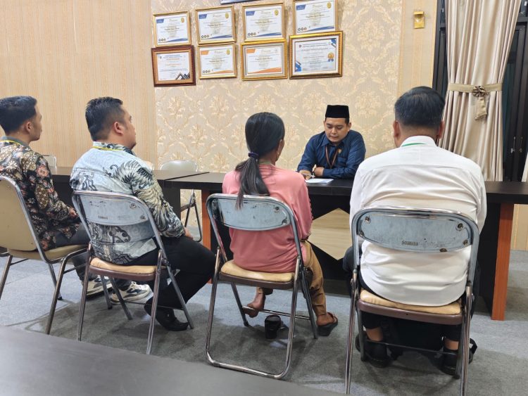 Ahli waris yang menggugat.