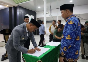 Wali Kota Tanjungbalai Serahkan SK Pengangkatan PPPK  Kepada 247 Orang