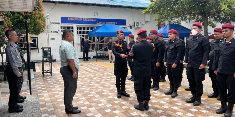 Kalapas Labuhan Ruku Pimpin Apel Serah Terima Regu Pengamanan