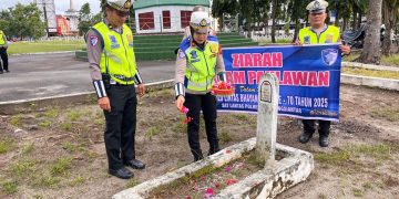 Hari Lalu Lintas Bhayangkara ke 70, Sat Lantas Polres Pematangsianțar Ziarah Taman Makam Pahlawan