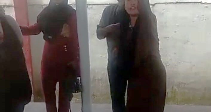 Keluarga korban histeris, pelaku hanya di hukum 3 tahun.