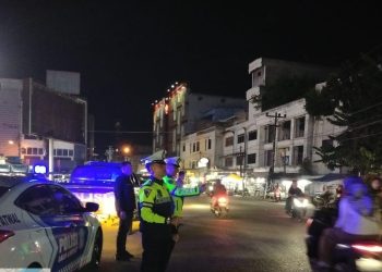 Personel Sat Lantas Polres Tanjungbalai Gelar Blue Light Patrol