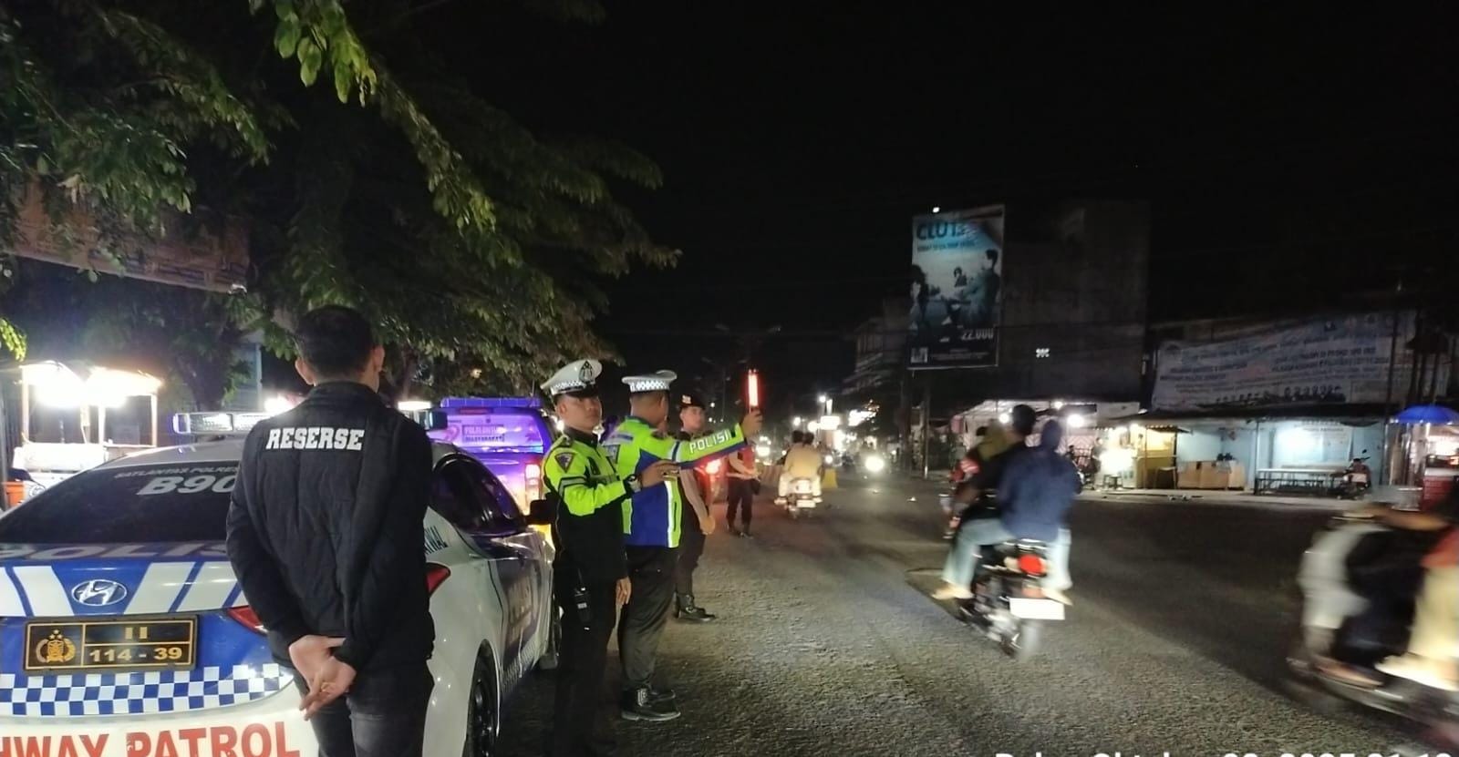 Personel Sat Lantas Polres Tanjungbalai Gelar Blue Light Patrol