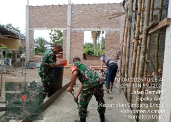 Babinsa Koramil 11/Simpang Empat Gelar Gotong Royong Bangun Masjid Nurul Yaqin