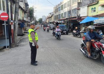 Satlantas Polres Tanjungbalai Laksanakan Pengaturan Jalan di Pagi Hari