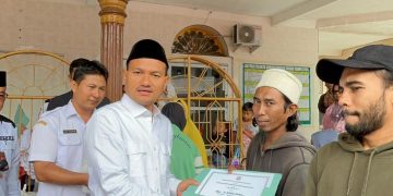 Wali Kota Tanjungbalai Beri Bantuan Kepada Korban Kebakaran di Kelurahan Pantai Burung