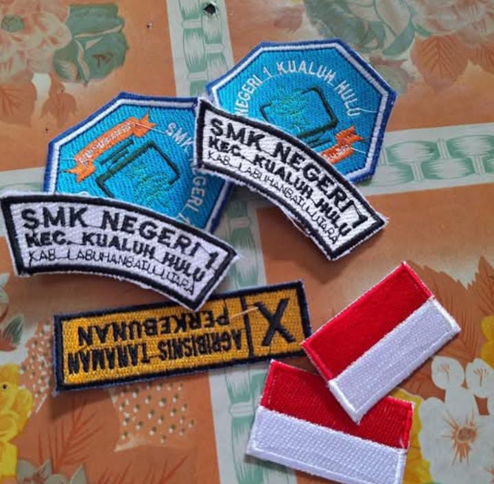 Praktik Jual Beli Atribut di SMKN 1 Kuluh Hulu Diduga Sebagai Ladang Bisnis