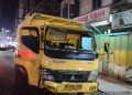 Truk B 9181 SYU diamankan setelah menabrak pengendara sepedamotor.