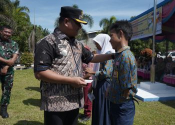 Wakil Bupati Asahan Serahkan BPJS Kesehatan Gratis dan KIP di 8 Kecamatan