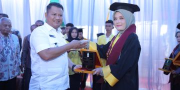 Wabup Asahan Hadiri Wisuda Sarjana dan Pascasarjana Universitas Asahan