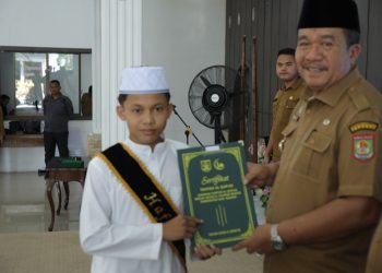 Bupati Asahan Wisuda 48 Santri Lembaga Tahfidz Al-Qur’an Pemkab Asahan