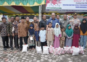 Bupati Asahan Serahkan Fasilitas Bantuan Sosial Pembangunan Ekonomi Masyarakat Tahun Anggaran 2025