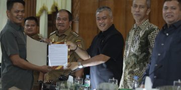 Bupati Asahan menghadiri Rapat Paripurna DPRD Kabupaten Asahan