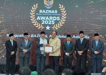 Bupati Asahan Dianugerahi BAZNAS Awards 2025