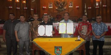 Bupati Asahan Hadiri Rapat Paripurna DPRD untuk Penandatanganan Nota Kesepakatan APBD 2025