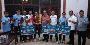 Bupati Asahan Serahkan Penghargaan Insan Olahraga Berprestasi PON Aceh-Sumut 2024