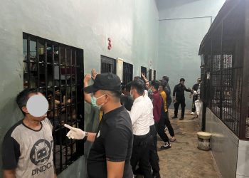 Petugas Lapas Labuhan Ruku Razia Blok Safir