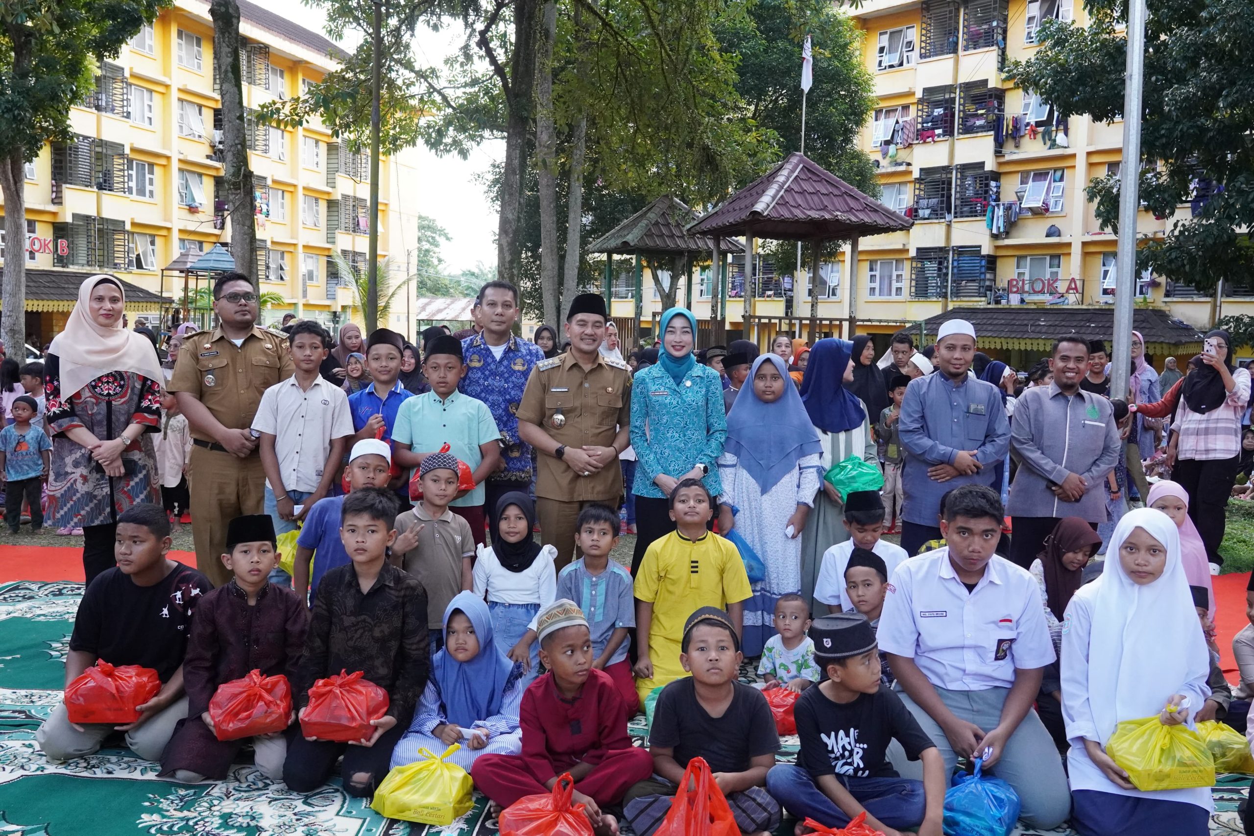 Hut ke 43, Wali Kota Iman Irdian Saragih Santuni 250 Anak Yatim Piatu