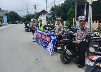 Personel Polres Tanjungbalai Edukasi Jukir dan Pengendara Agar Tidak Parkir Sembarangan