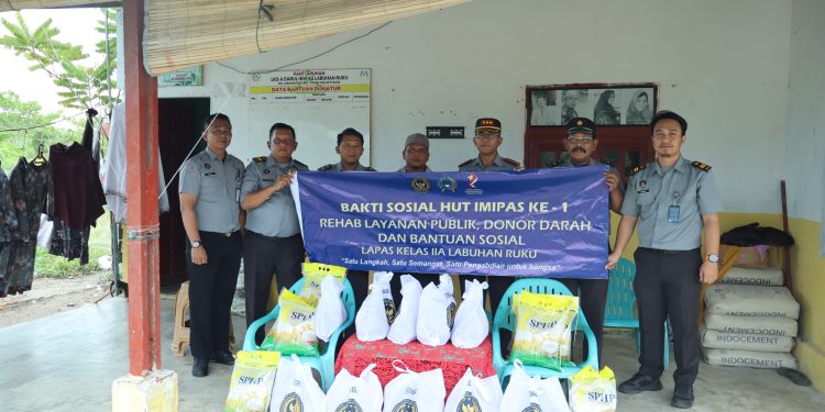 Lapas Labuhan Ruku Salurkan Paket Sembako ke Panti Asuhan