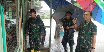 Dandim 0208 AS Tinjau Rumah Anggota Terdampak Banjir