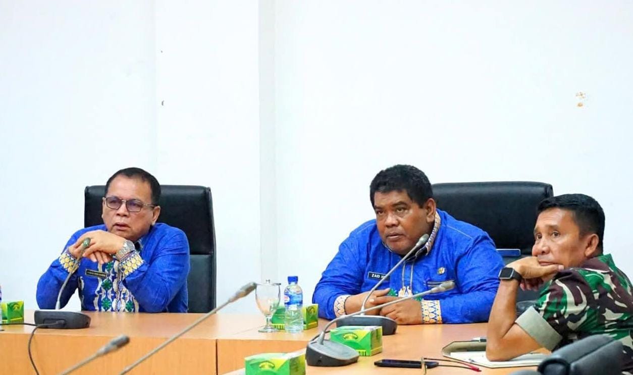 Sekda Labuhanbatu Ir Hasan Heri Rambe (kiri).