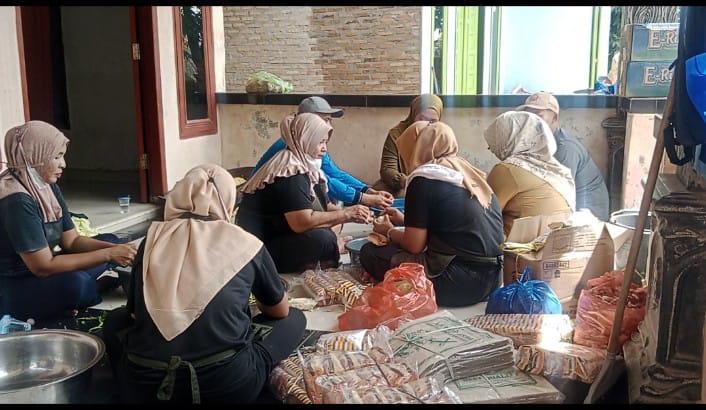 Pemerintah Desa Meranti Mendirikan Dapur Umum Untuk Korban Banjir