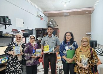 Lapas Labuhan Ruku Terima Bantuan Buku dari Dua Perpustakaan 