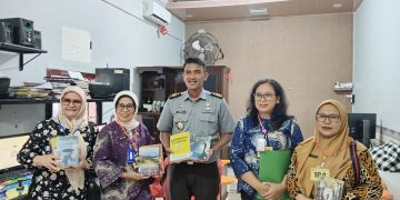 Lapas Labuhan Ruku Terima Bantuan Buku dari Dua Perpustakaan 