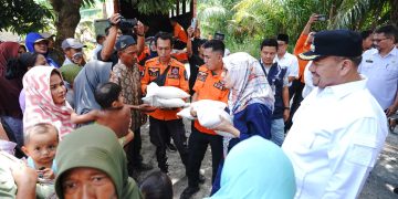 Bupati Batubara dan Bapanas Serahkan Bantuan Terhadap Korban Banjir