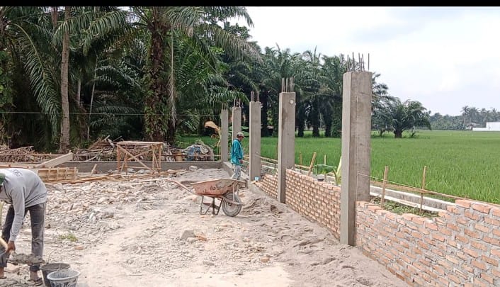 Kades Serdang Meranti Tinjau Pembangunan Gedung Koprasi Merah Putih