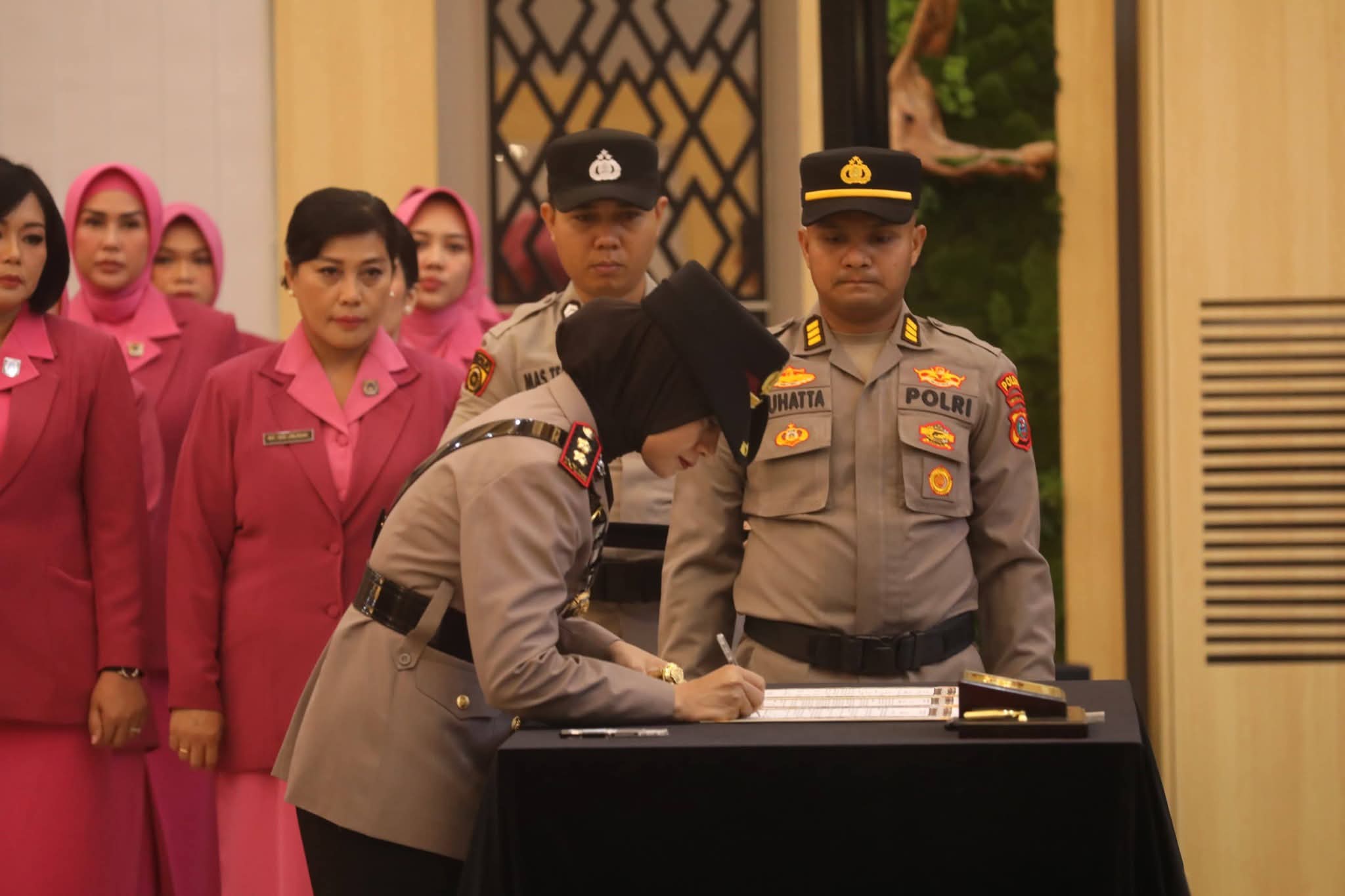 Gantikan AKBP Drs Simon Paulus Sinulingga 