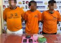 Tiga tersangka narkoba saat di kantor polisi.