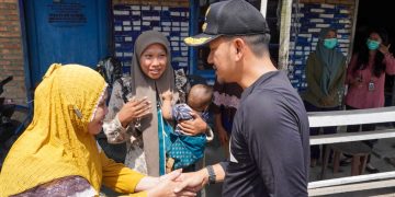 Walikota Tebing Tinggi Kunjungi Pasien RSU dan Keluarga Pedagang Pasar Gambir