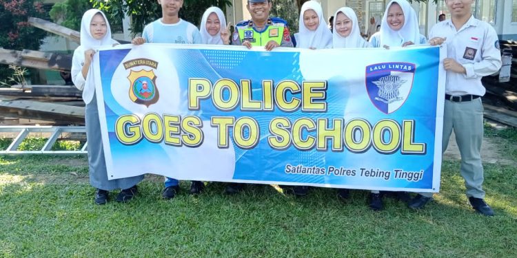 Sat Lantas Polres Tebing Tinggi Gelar Police Goes to School di SMKN 1