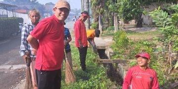 Cegah Banjir, Lurah Sri Padang Bersama Warga Gelar Gotong Royong 