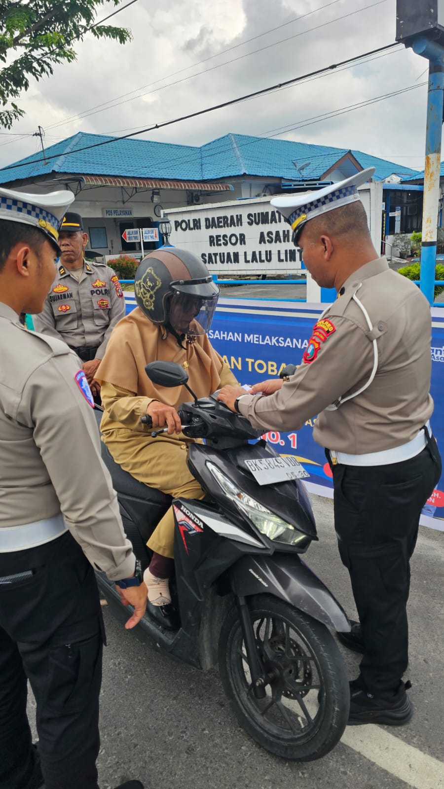 Dalam rangka meningkatkan kesadaran dan kepatuhan masyarakat terhadap peraturan lalu lintas,