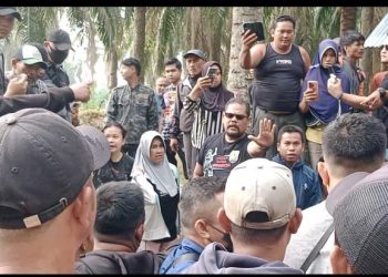 Warga Pengarab Larang Karyawan PT BSP Tbk Kisaran Lakukan Panen di Kebun Kuala Piasa Estate