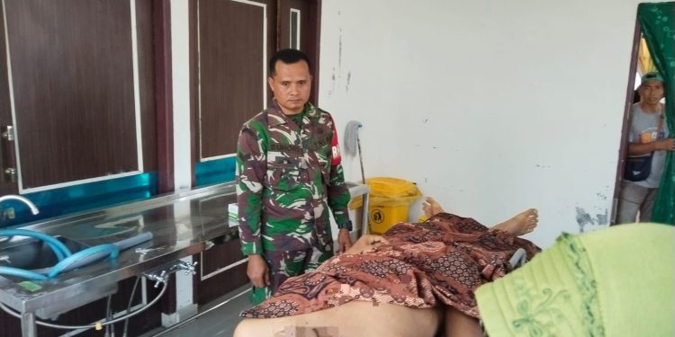 Korban saat mendapat pertolongan medis di RSUD Aek Kanopan 