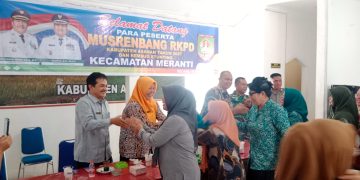 Pisah Sambut Camat Meranti Berlangsung Hikmat dan Penuh Haru