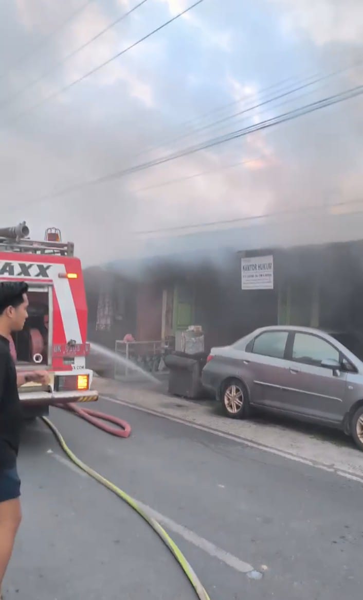 Lima Ruko di Asahan  Terbakar