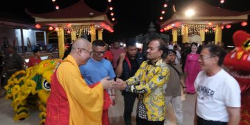 Walikota Tanjungbalai Kunjungi Vihara Tri Ratna