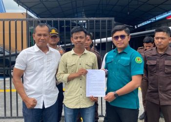 APDESU Unjuk Rasa di Kejaksaan, Pertanyakan Dana BimtekRp3, 5 M di Dinas Koperasi dan UMKM  