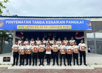 Kalapas Labuhan Ruku Sematkan Kenaikan Pangkat kepada 22 ASN