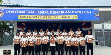 Kalapas Labuhan Ruku Sematkan Kenaikan Pangkat kepada 22 ASN